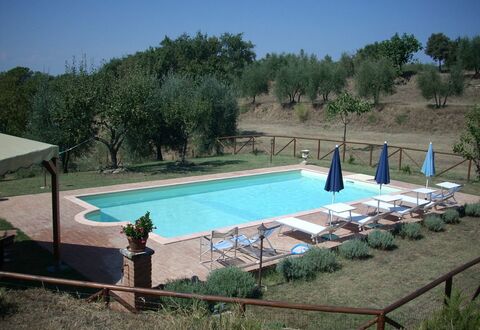 Country House Il Galleto: Water, Plant, Property, Sky, Swimming Pool, Building, Shade, Tree, Outdoor Furniture, Leisure