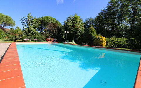 Pagliazzone: Water, Plant, Sky, Swimming Pool, Azure, Shade, Tree, Rectangle, Grass, Leisure