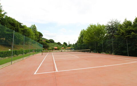 Casale Aiola: Sky, Plant, Cloud, Tennis, Tree, Road Surface, Asphalt, Land Lot, Shade, Grass