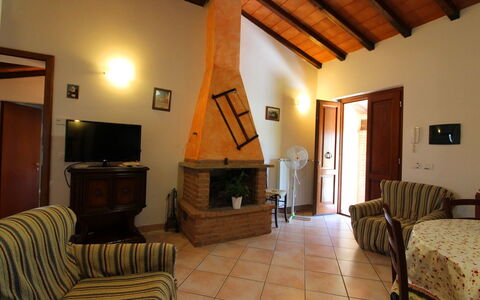 Il Viaggiolo: Room, Property, Furniture, Building, Interior Design, Living Room, House, Ceiling, Real Estate, Beam