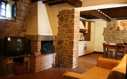 Podere della Crocchia: Room, Property, Building, Fireplace, Living Room, Hearth, Interior Design, Furniture, House, Wall
