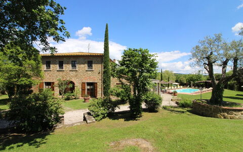 La Quiete: Cloud, Plant, Sky, Tree, Land Lot, Natural Landscape, Grass, Landscape, Building, Leisure