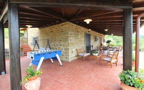 Agriturismo Ca di Vestro: Plant, Furniture, Flower, Building, Property, Flowerpot, Table, Houseplant, Chair, Outdoor Furniture