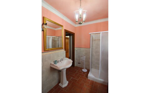Podere Marcigliano: Mirror, Tap, Plumbing Fixture, Furniture, Building, Sink, Bathroom Sink, Bathroom, House, Picture Frame