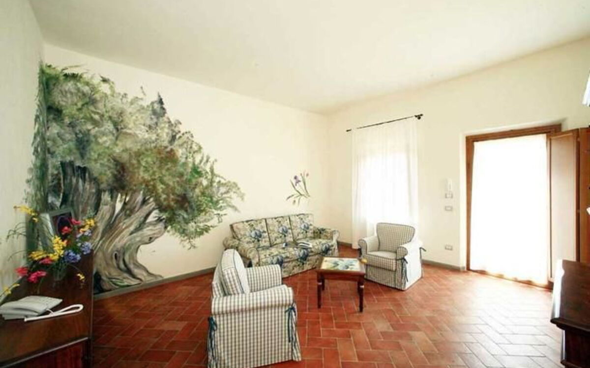 Accommodation:&nbsp;Iris