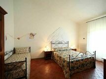 Accommodation:&nbsp;Iris