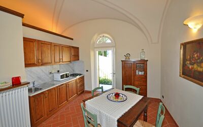 Dante 1: Room, Property, Building, Furniture, Interior Design, House, Real Estate, Kitchen, Ceiling, Architecture