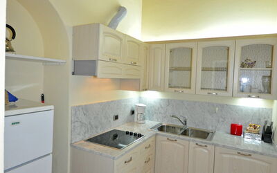 Dante 6: Property, Room, Kitchen, Furniture, Cabinetry, Building, Countertop, House, Floor, Ceiling