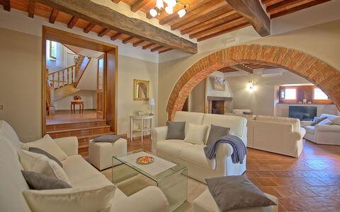 Villa Crispinino: Room, Property, Living Room, Interior Design, Building, Furniture, Ceiling, Real Estate, House, Beam