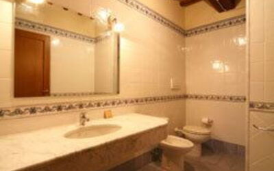 Accommodation:&nbsp;Violetta