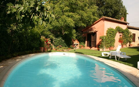 Casa Rosada: Water, Plant, Property, Building, Green, Azure, Tree, Swimming Pool, Shade, Body Of Water