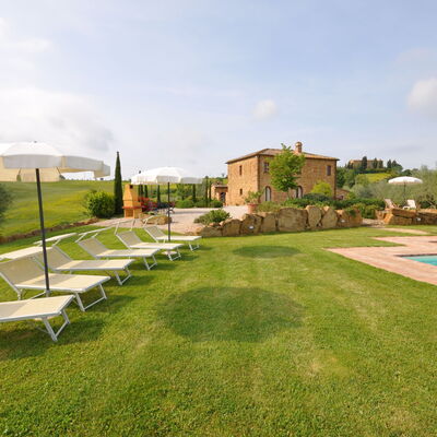 Villa Gaeta: Property, Grass, Swimming Pool, Lawn, Real Estate, Land Lot, House, Estate, Building, Residential Area