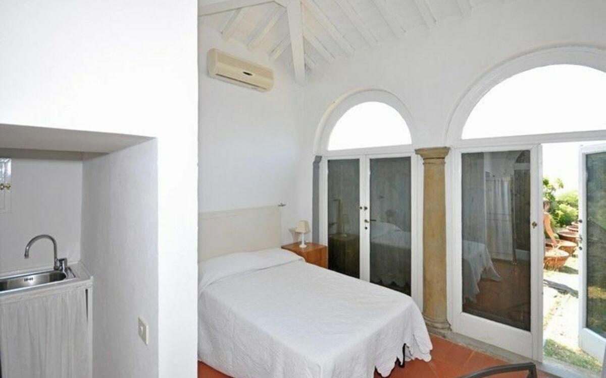 Accommodation:&nbsp;Eremita