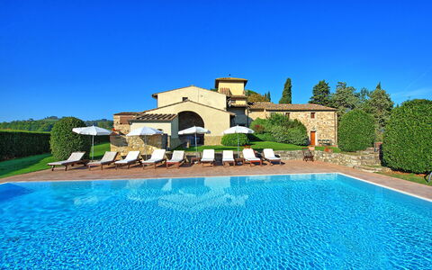 Tenuta: Property, Swimming Pool, Estate, Real Estate, House, Building, Villa, Azure, Home, Vacation