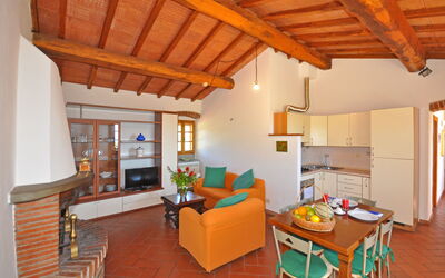 Talamone 4: Room, Building, Property, Furniture, House, Interior Design, Living Room, Ceiling, Real Estate, Home