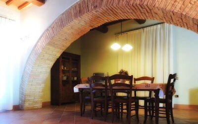 Accommodation:&nbsp;Ginestra