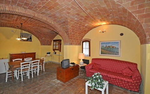 Accommodation:&nbsp;Orciaia 7