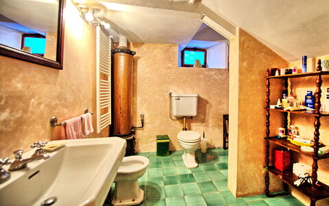 Il Principe: Room, Property, Building, Bathroom, Interior Design, House, Real Estate, Suite, Architecture, Plumbing Fixture