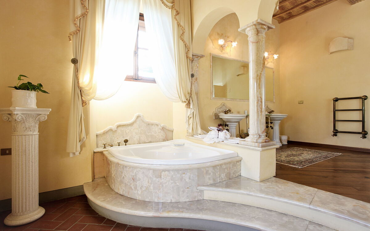 Accommodation:&nbsp;Classic Suite