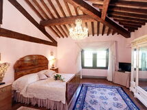 Accommodation:&nbsp;Deluxe Suite