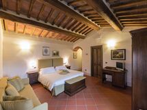 Accommodation:&nbsp;Camera 9