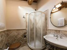 Accommodation:&nbsp;Camera 6