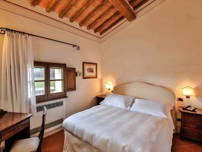 Accommodation:&nbsp;Camera 10