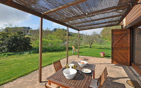 Capannino: Property, Real Estate, House, Building, Room, Home, Pergola, Backyard, Estate, Tree
