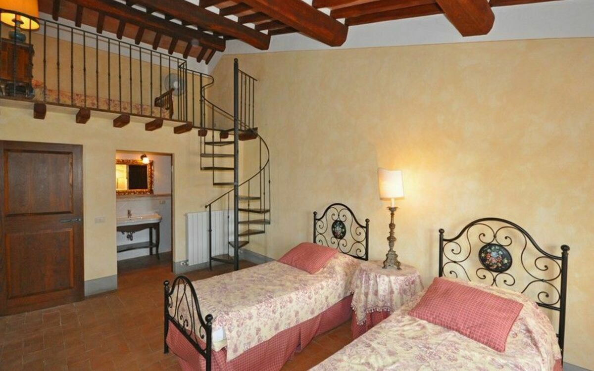 Accommodation:&nbsp;Rose