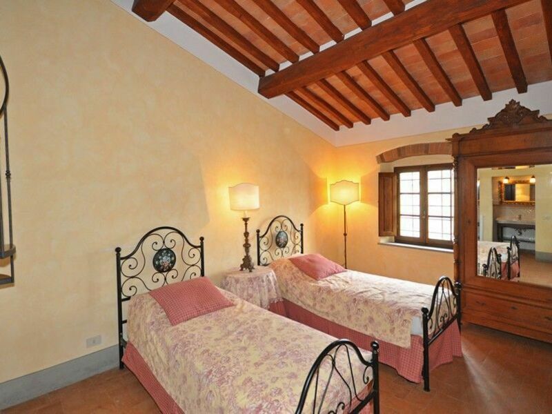 Accommodation:&nbsp;Rose