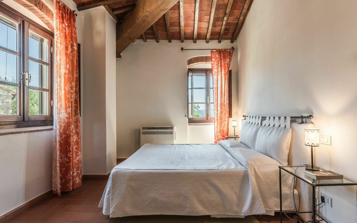 Accommodation:&nbsp;Poiana