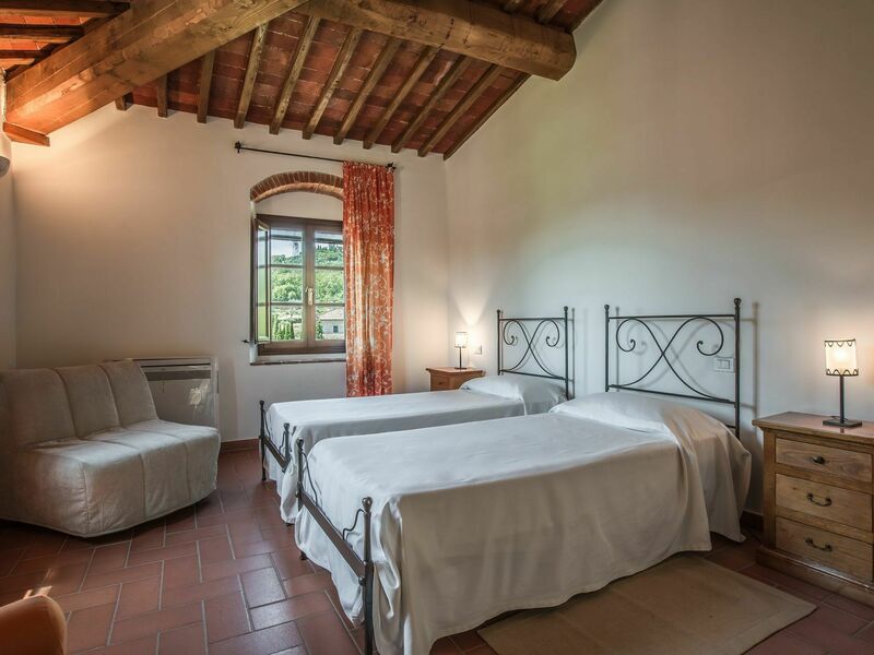 Accommodation:&nbsp;Poiana