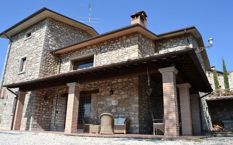 Accommodation:&nbsp;Villa Maior