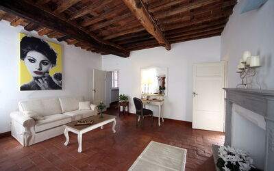 Accommodation:&nbsp;Villa Lorien