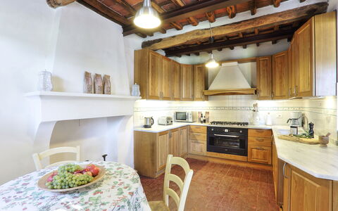 Le Pergole: Countertop, Property, Room, Furniture, Kitchen, Building, Cabinetry, Interior Design, House, Ceiling