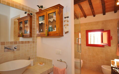 Casa Laura: Room, Bathroom, Property, Building, Interior Design, House, Ceiling, Furniture, Real Estate, Floor