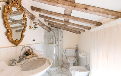 Accommodation:&nbsp;Biancospino