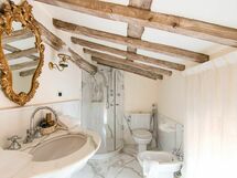 Accommodation:&nbsp;Biancospino