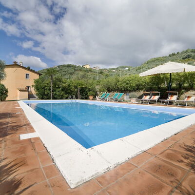Teto: Swimming Pool, Property, Real Estate, House, Building, Vacation, Home, Estate, Resort, Sky
