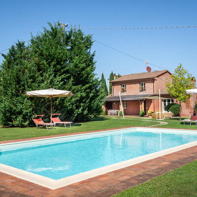 Le Vigne 6: Water, Sky, Property, Plant, Swimming Pool, Building, Tree, Grass, Window, Leisure