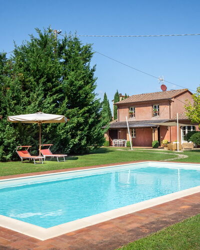 Le Vigne 6: Water, Sky, Property, Plant, Swimming Pool, Building, Tree, Grass, Window, Leisure
