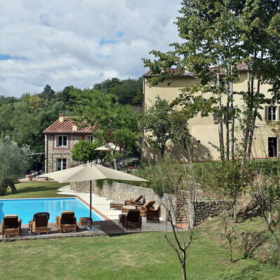 Angeloni: Property, House, Estate, Home, Real Estate, Building, Residential Area, Mansion, Villa, Swimming Pool