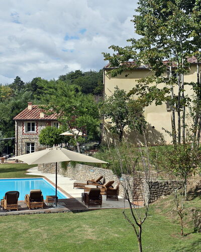 Angeloni: Property, House, Estate, Home, Real Estate, Building, Residential Area, Mansion, Villa, Swimming Pool