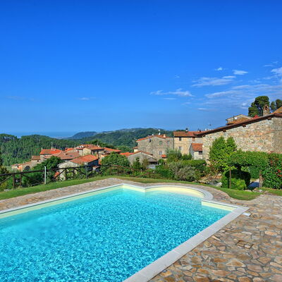 Il Gualdo: Swimming Pool, Property, Real Estate, Azure, Estate, House, Vacation, Water, Building, Villa