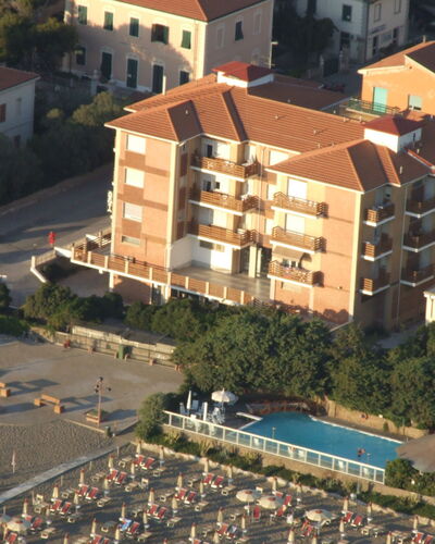 Marina Di Castagneto: Residential Area, Neighbourhood, Town, Human Settlement, Building, Urban Design, Suburb, City, Mixed-Use, Urban Area