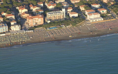 Appartamento - Le Finestre: Aerial Photography, Water, Bird'S-Eye View, Waterway, Metropolitan Area, City, Urban Area, Photography, Residential Area, Channel