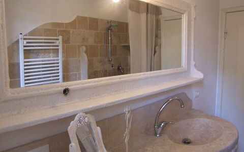 Villa Pineta: Bathroom, Property, Room, Bathroom Cabinet, Wall, Bathtub, Plumbing Fixture, Tile, Bathroom Accessory, Sink