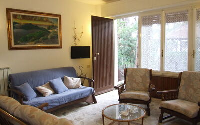 Accommodation:&nbsp;Azalea