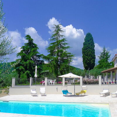 Villa Gaville: Swimming Pool, Property, Natural Landscape, Real Estate, Leisure, Building, House, Tree, Resort, Residential Area